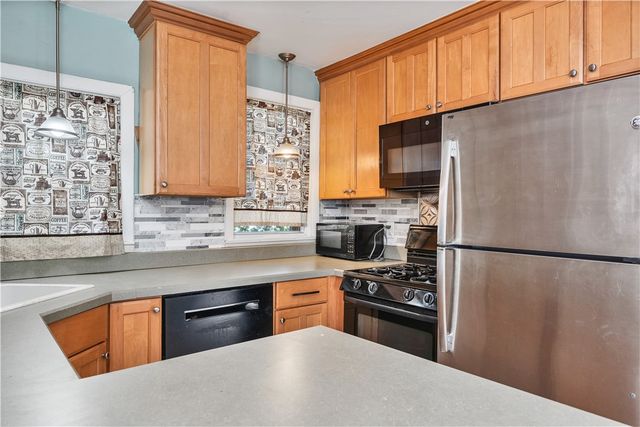 203 Farmington Avenue, Cranston, RI 02920
