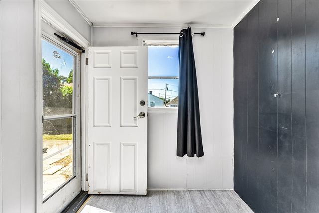 203 Farmington Avenue, Cranston, RI 02920