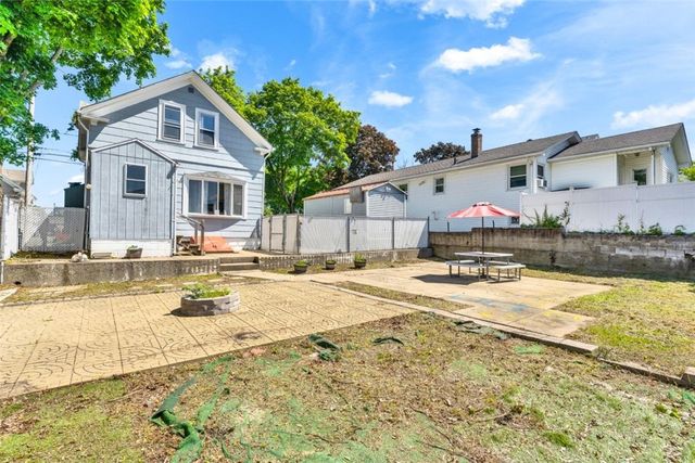 203 Farmington Avenue, Cranston, RI 02920