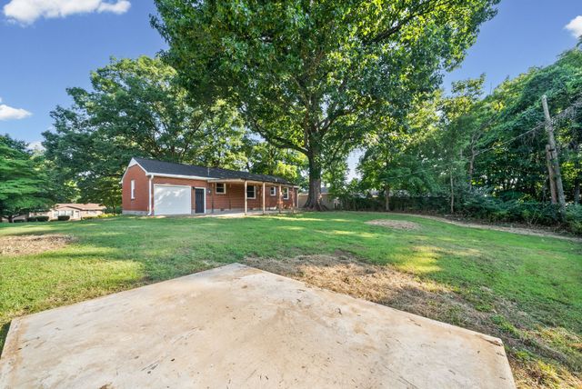 2519 Timberwood Dr, Clarksville, TN 37040