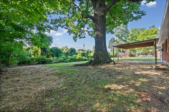 2519 Timberwood Dr, Clarksville, TN 37040