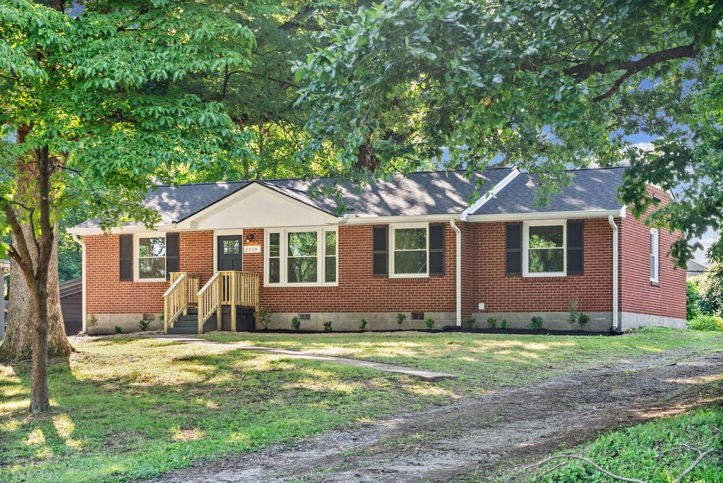 2519 Timberwood Dr, Clarksville, TN 37040
