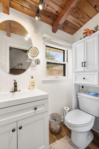 1404 McAllen St, Kerrville, TX 78028