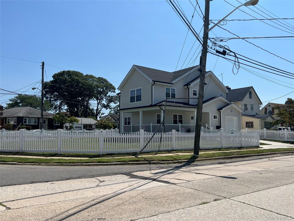 403 S Bayview Avenue, Freeport, NY 11520 — photo 2