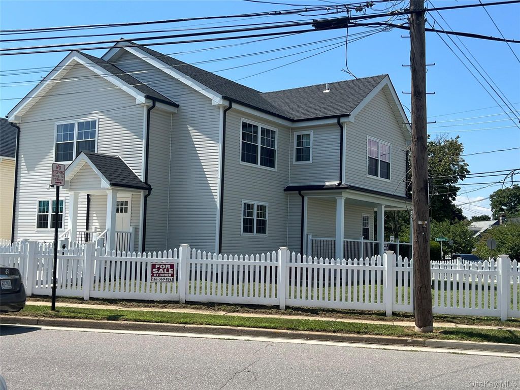 403 S Bayview Avenue, Freeport, NY 11520 — photo 4