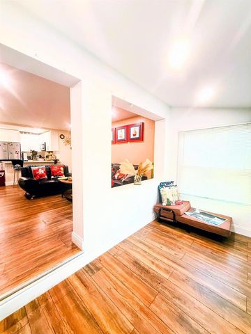 2281 NW 81st Ter, Miami, FL 33147