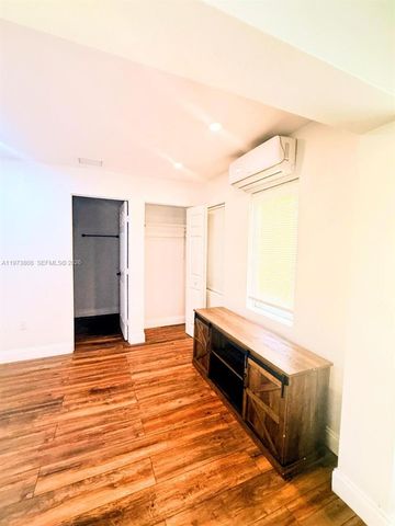 2281 NW 81st Ter, Miami, FL 33147