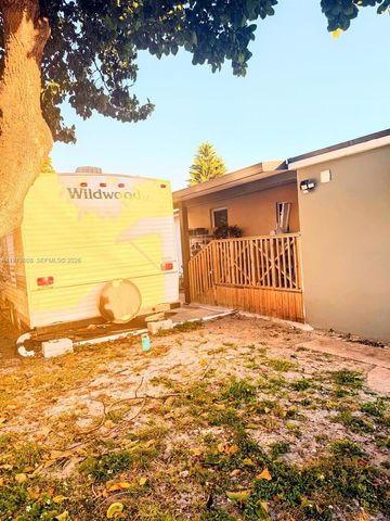 2281 NW 81st Ter, Miami, FL 33147