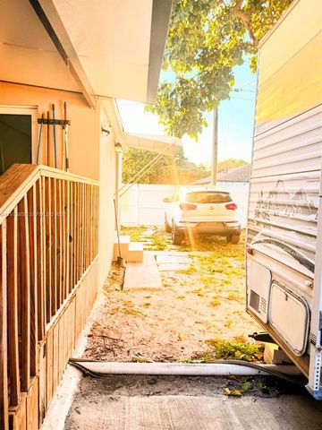 2281 NW 81st Ter, Miami, FL 33147