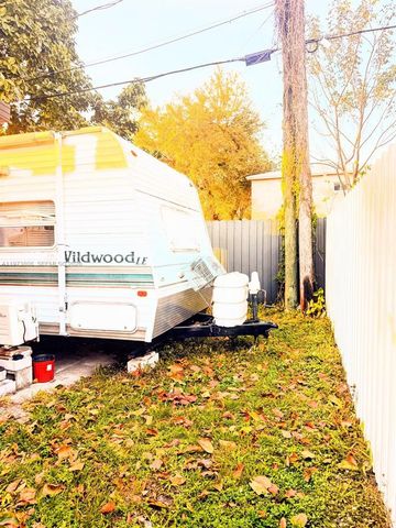 2281 NW 81st Ter, Miami, FL 33147