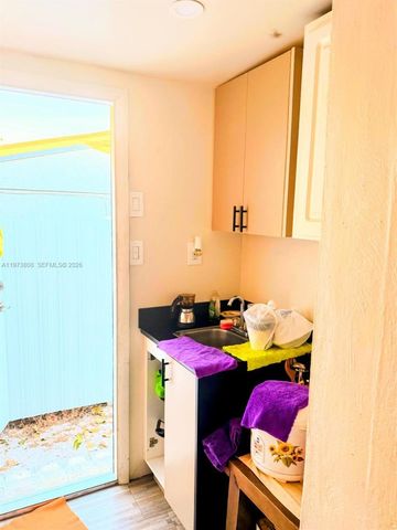 2281 NW 81st Ter, Miami, FL 33147