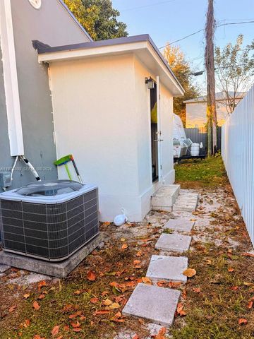 2281 NW 81st Ter, Miami, FL 33147