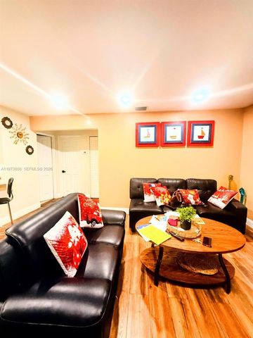 2281 NW 81st Ter, Miami, FL 33147