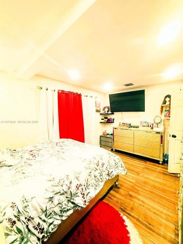 2281 NW 81st Ter, Miami, FL 33147