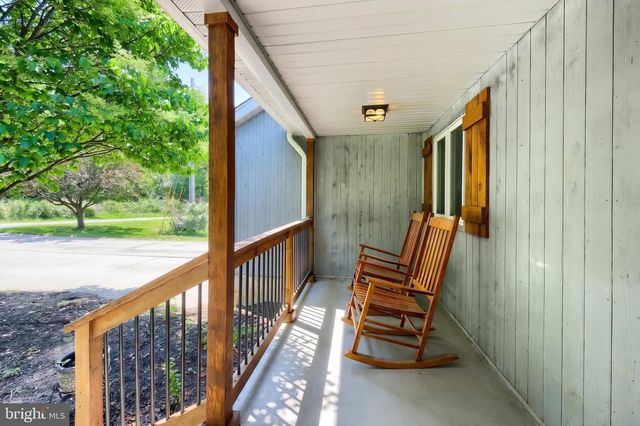 5 JAMES TRL, Gettysburg, PA 17325