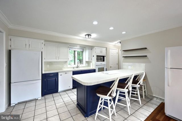 5 JAMES TRL, Gettysburg, PA 17325