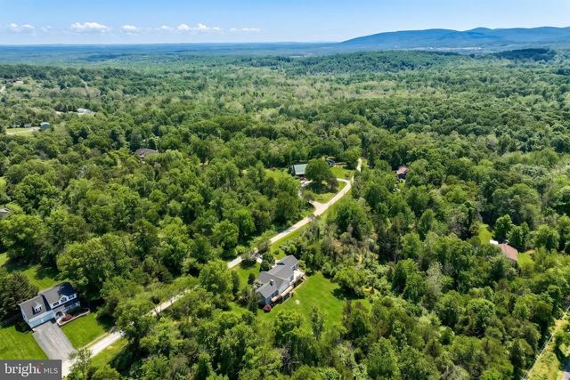 5 JAMES TRL, Gettysburg, PA 17325