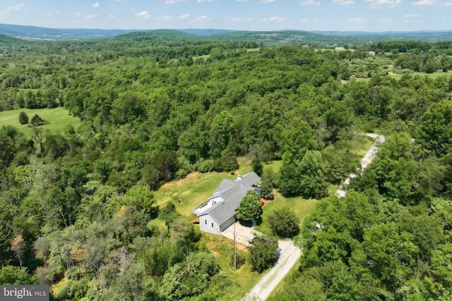 5 JAMES TRL, Gettysburg, PA 17325