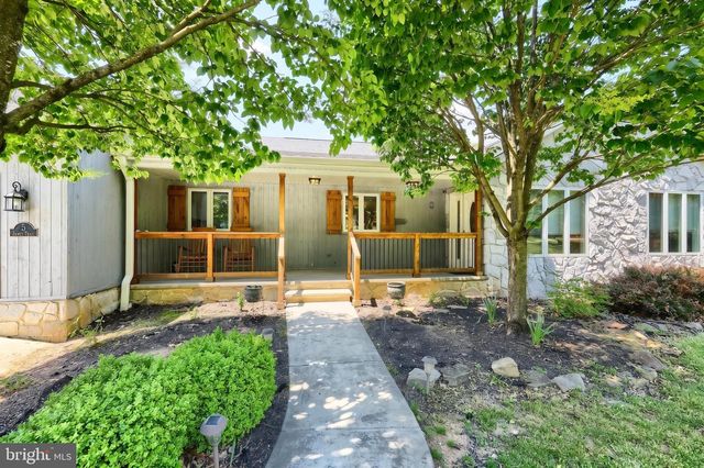 5 JAMES TRL, Gettysburg, PA 17325