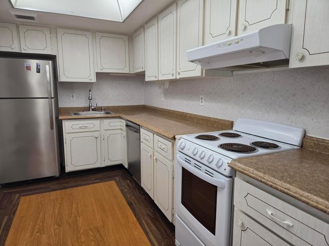 3230 S Ocean Boulevard C205, Palm Beach, FL 33480