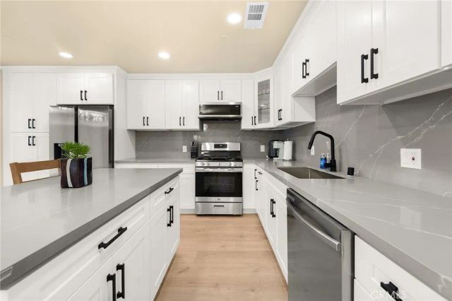 1081 Loma Avenue, Long Beach, CA 90804