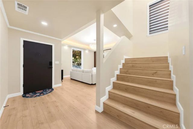 1081 Loma Avenue, Long Beach, CA 90804