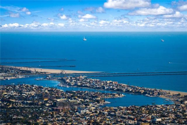 1081 Loma Avenue, Long Beach, CA 90804