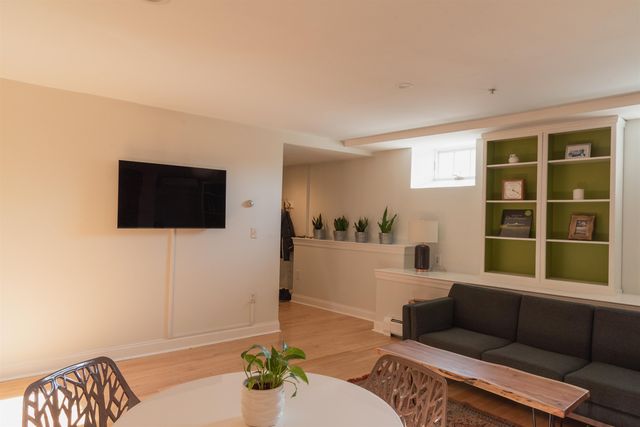 159 State St Apt 1B, Portsmouth, NH 03801