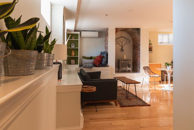 159 State St Apt 1B, Portsmouth, NH 03801