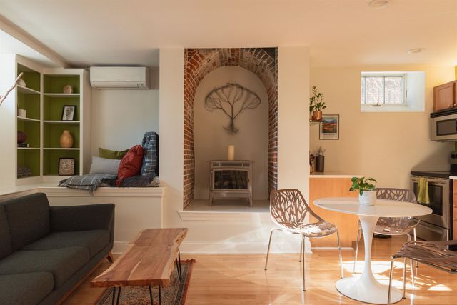 159 State St Apt 1B, Portsmouth, NH 03801