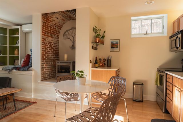 159 State St Apt 1B, Portsmouth, NH 03801