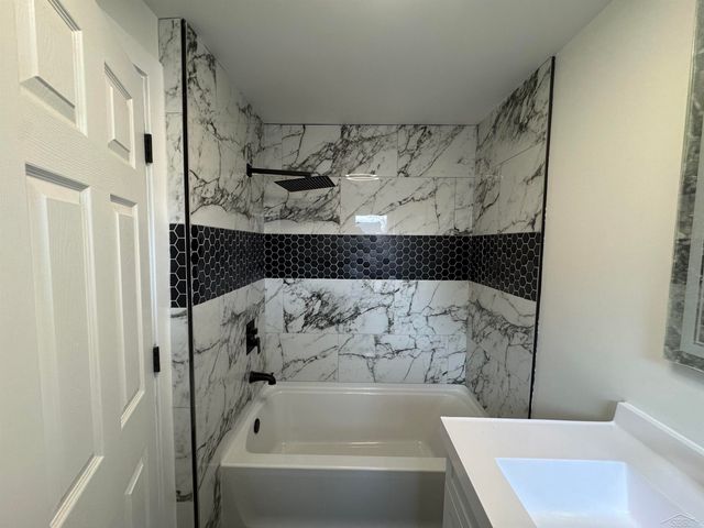 1919 Grout Street, Saginaw, MI 48602