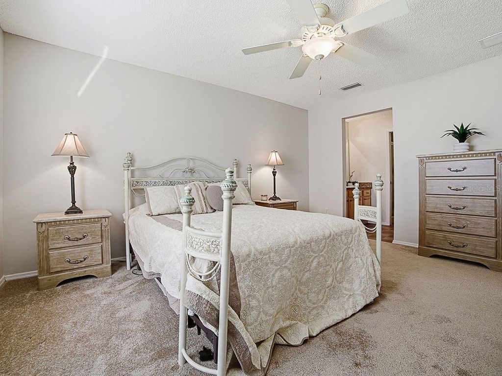 Image 14 of property listing at 1018 RIDGEVILLE ROAD, The Villages, FL 32162