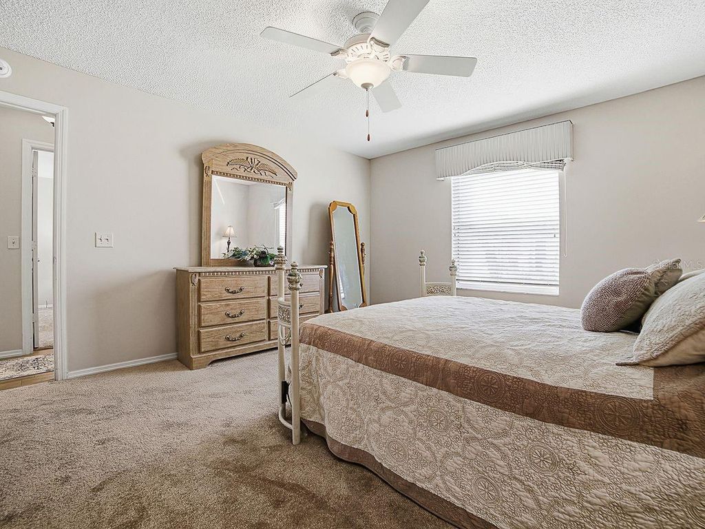 Image 16 of property listing at 1018 RIDGEVILLE ROAD, The Villages, FL 32162