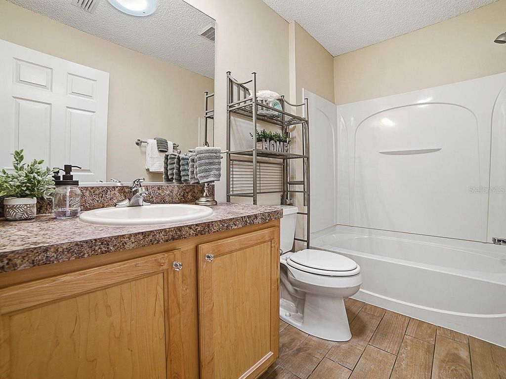 Image 21 of property listing at 1018 RIDGEVILLE ROAD, The Villages, FL 32162