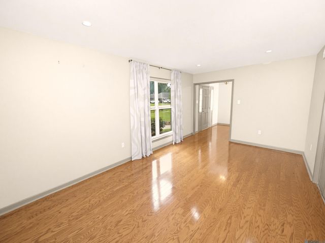 10375 Ridgely Dr, Baton Rouge, LA 70809