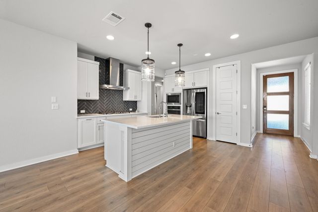 13101 Brave Tenderfoot TRL, Buda, TX 78610