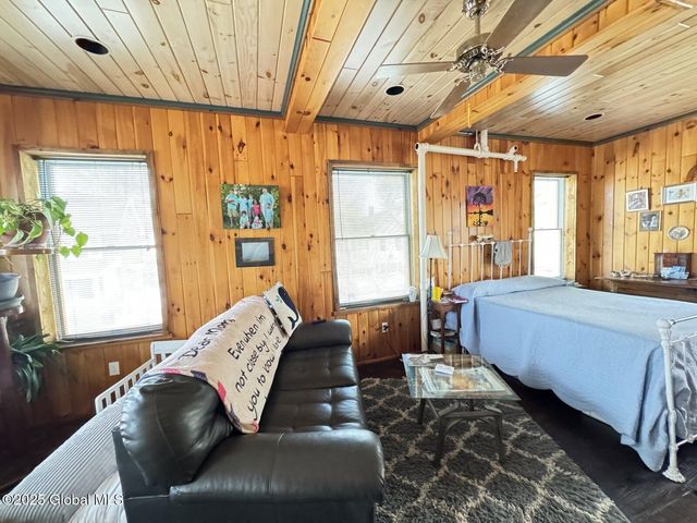 6 Spring Street, Johnstown, NY 12095