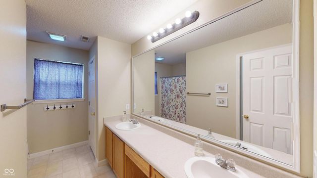 8017 Wildcat Run Lane, Indianapolis, IN 46239
