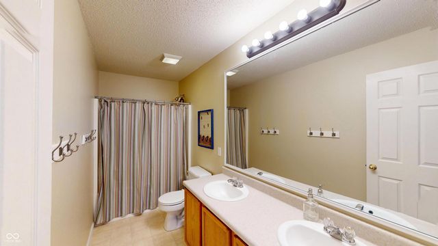8017 Wildcat Run Lane, Indianapolis, IN 46239