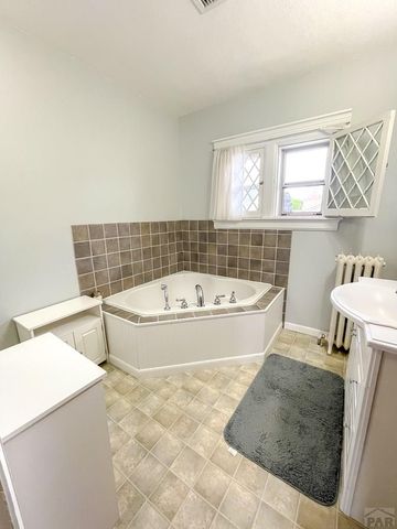 517 Raton Ave, La Junta, CO 81050