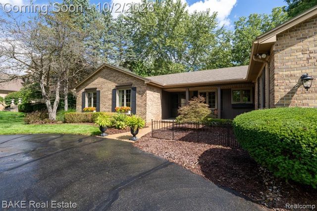 9200 Colony Farm Drive, Plymouth, MI 48170