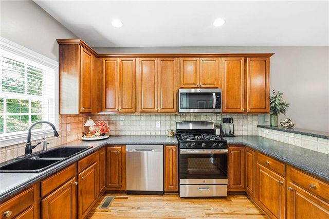 1200 Wing Street 12, Atlanta, GA 30350