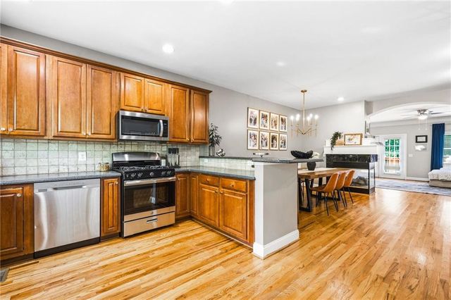 1200 Wing Street 12, Atlanta, GA 30350
