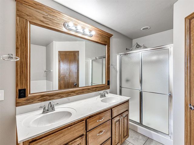 2512 SE 93rd Street, Moore, OK 73160