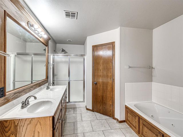 2512 SE 93rd Street, Moore, OK 73160