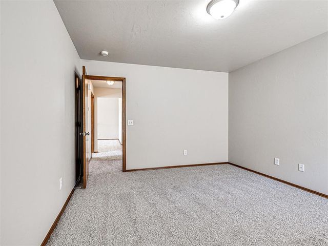 2512 SE 93rd Street, Moore, OK 73160