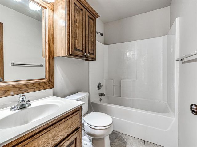 2512 SE 93rd Street, Moore, OK 73160