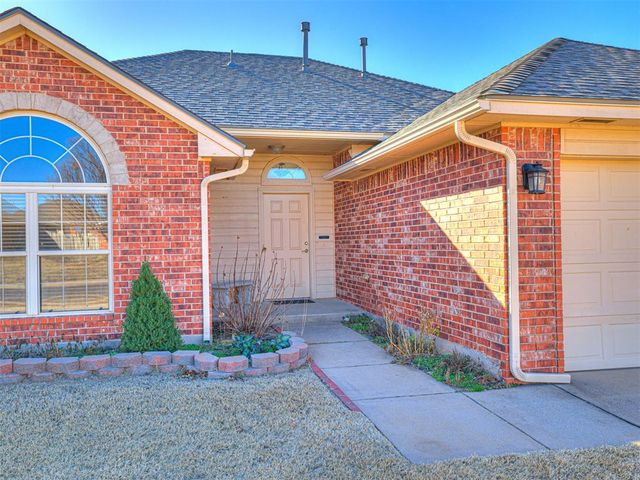 2512 SE 93rd Street, Moore, OK 73160