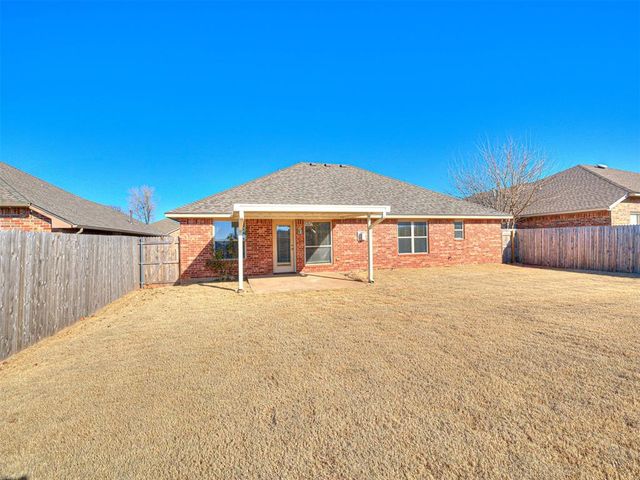 2512 SE 93rd Street, Moore, OK 73160